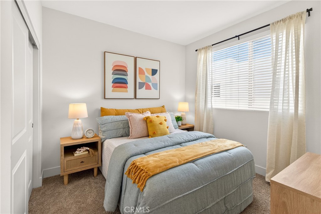 1682 W Lexington Lane