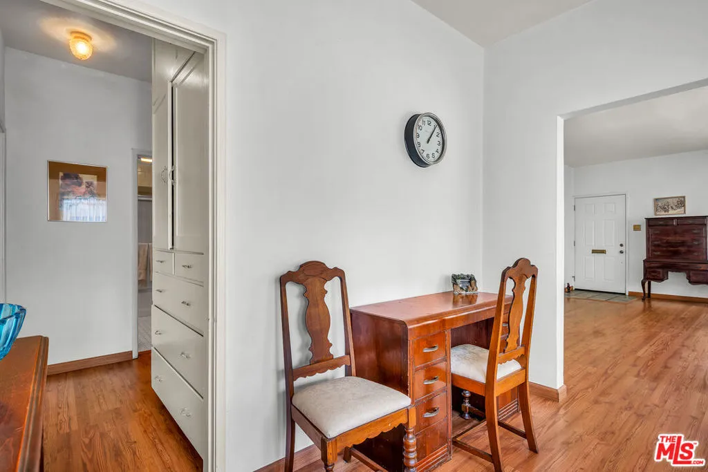 Signal Hill, California 90755, United States, 3 Bedrooms Bedrooms, ,1 BathroomBathrooms,Residential,Active,226019