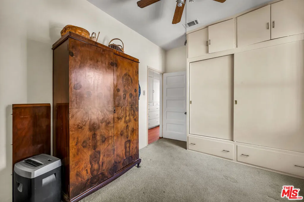 Signal Hill, California 90755, United States, 3 Bedrooms Bedrooms, ,1 BathroomBathrooms,Residential,Active,226019