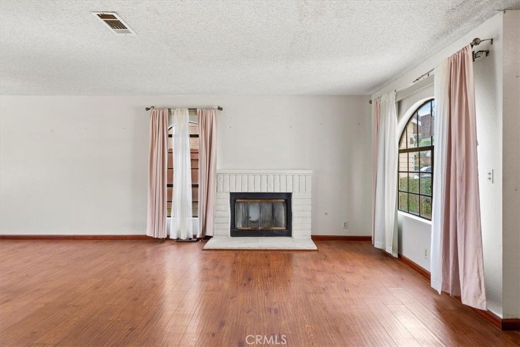 Photo of 832 Chelsea Court, Simi Valley, CA 93065 (MLS # SC25279609)