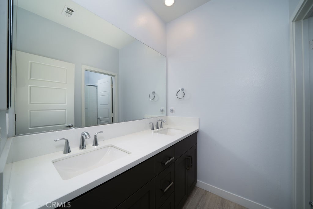 (OTHR)/Levity at Tustin Legacy - Residential Lease