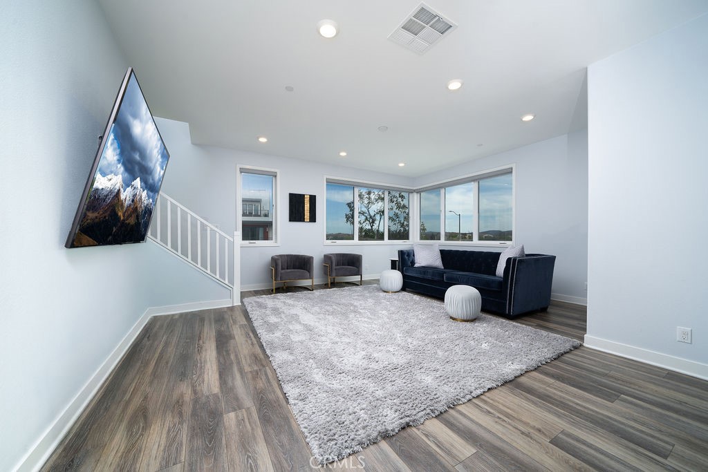(OTHR)/Levity at Tustin Legacy - Residential Lease