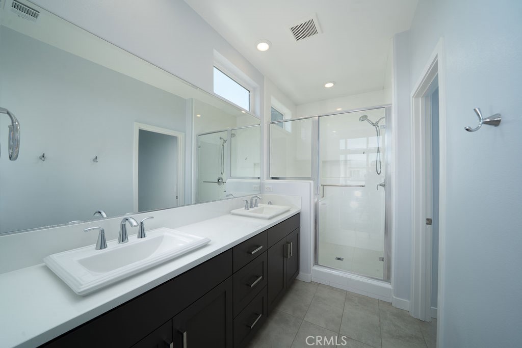(OTHR)/Levity at Tustin Legacy - Residential Lease