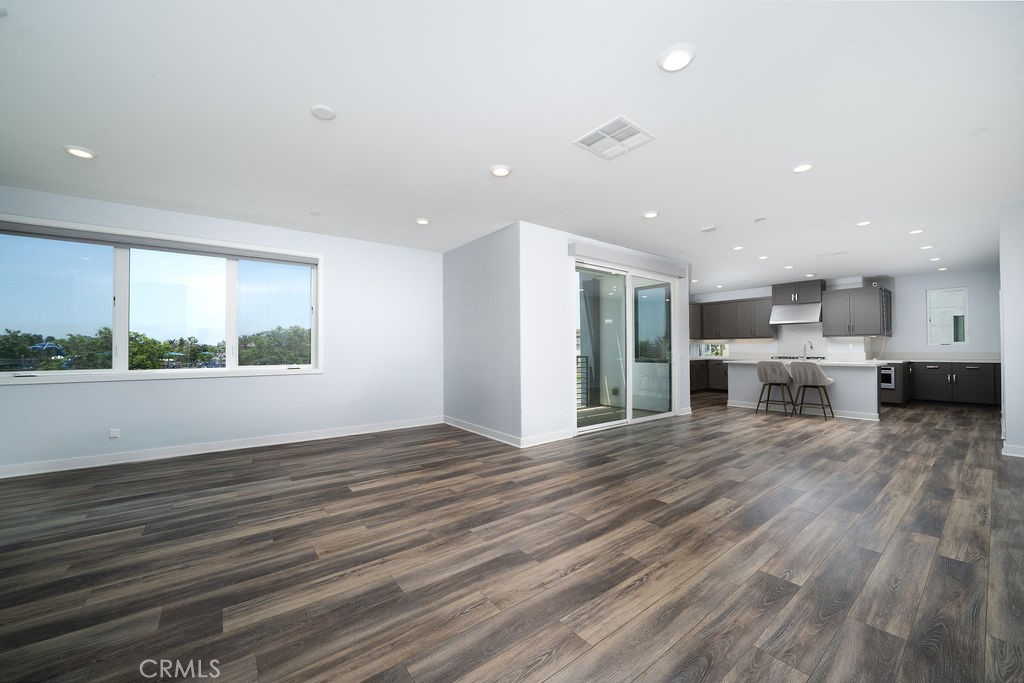 (OTHR)/Levity at Tustin Legacy - Residential Lease