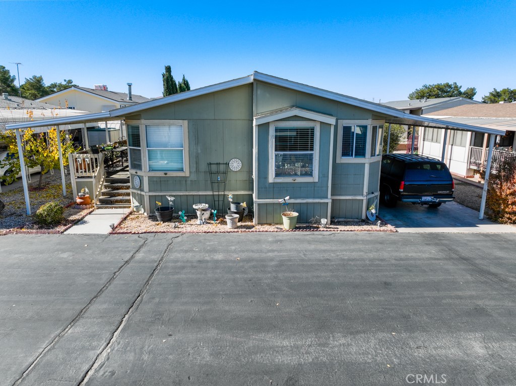 ATTENTION ALL AGENTS! ** THIS IS A MUST SEE MOBILE HOME!! IT HAS 3 GOOD SIZE BEDROOMS, 2 FULL BATHROOMS, LARGE KITCHEN WITH A KITCHEN NOOK, AND A DINING AREA OF ITS OWN. A NICE ISLAND IN THE KITCHEN AND ITS OWN LAUNDRY ROOM! IT HAS VIBES OF A NICE COUNTRY HOME.. THIS PARK IS A 55+ PARK - HAS AMENITIES POOL , RV PARKING IF NEEDED.. THEY HAVE POT LUCK PARTIES. THERE WILL BE NO BORDOM HERE.. OFFERS A REC ROOM AREA FOR LARGE PARTIES THAT YOU MAY HAVE.. THIS IS A MUST SEE, FELL OUT OF ESCROW SELLER WAITED TIL SUMMER TO RE-LIST... THEIR LOSS IS YOUR GAIN.. PRICE REDUCED BY 8K ... BRING US AN OFFER!! SEE YOU IN ESCROW!!