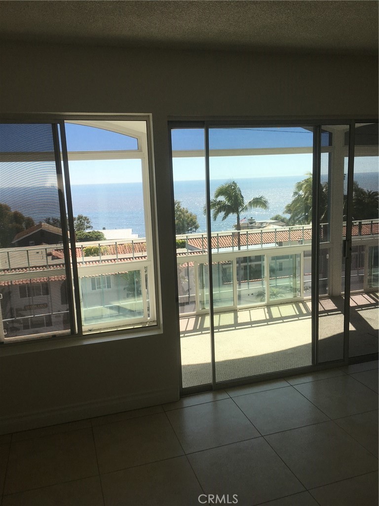 240 Moss Street 8