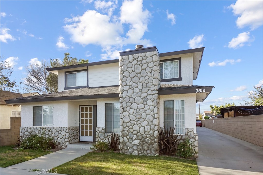 An inviting and cost-effective townhome that offers effortless access to both downtown Los Angeles and Orange County. This Spacious 3-bedroom, 2.5-bathroom Townhome style unit is situated in a cozy 4-unit complex. This apartment has been freshly painted, and boasting pristine features like new appliances, refrigerator with ice maker, and a spacious attached 2-car garage equipped with washer/dryer hookups. To qualify for this opportunity, certain criteria must be met, including a minimum income that equals or surpasses three times the monthly rent, a favorable FICO score of 740 or greater, an impeccable payment history without any late payments, and a clean eviction record. Unfortunately, pets are not allowed in this residence. Don't miss out on this remarkable opportunity. Schedule a viewing today and discover the comfort, convenience, and affordability of this newly remodeled gem.