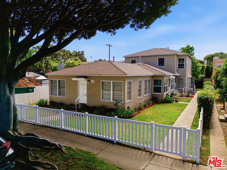 2458 Oak Street