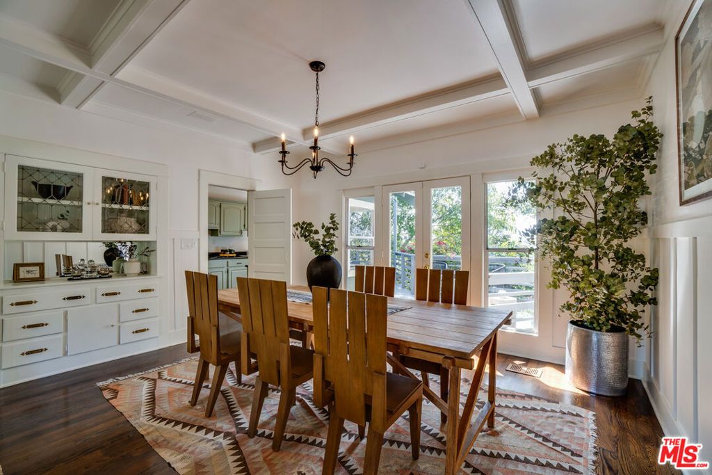listing image 130723630808608436176