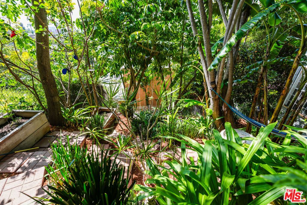 listing image 130724139960346070094