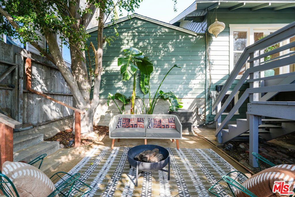 listing image 130728895096710652534