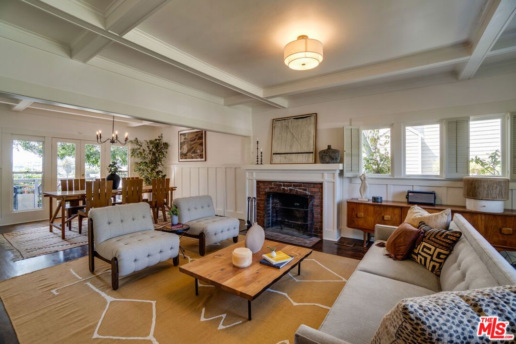 listing image 130723713045633206346