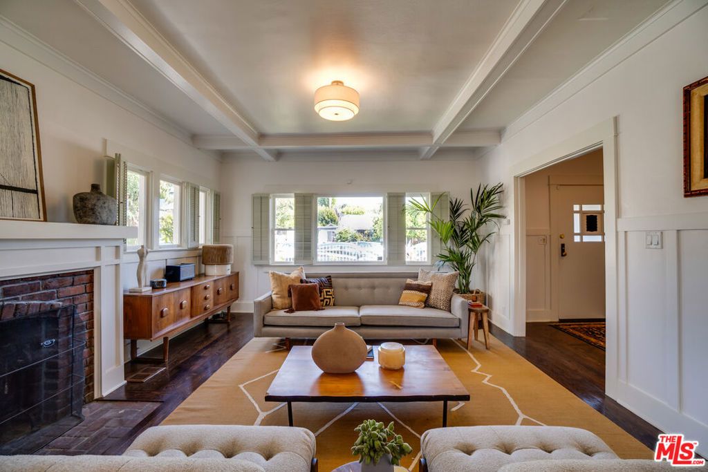 listing image 130725558577339429078
