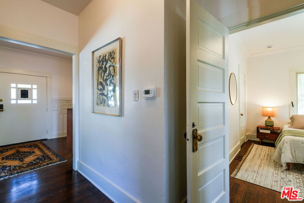 listing image 130720428661911302571