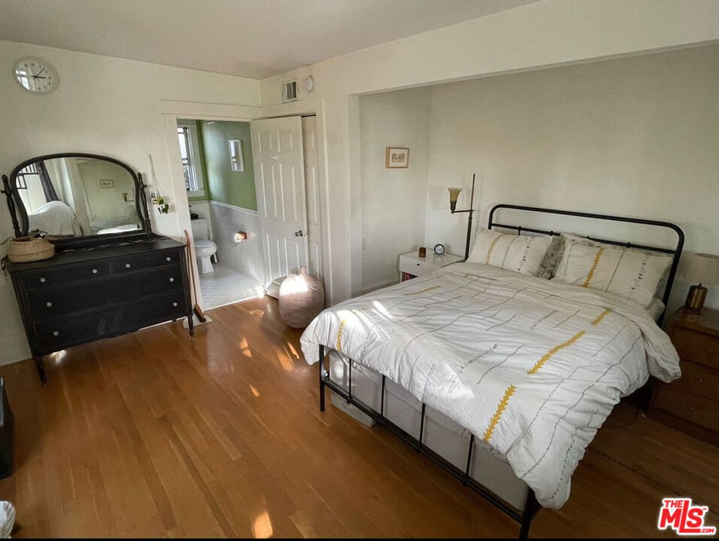 listing image 130721531124971214889
