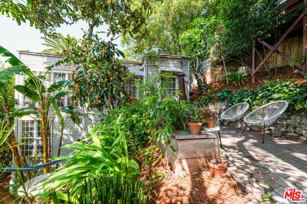 listing image 130723676602697387339