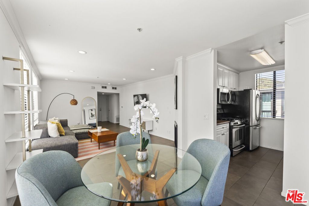 Photo of 7320 Hawthorn Avenue #401, Los Angeles, CA 90046 (MLS # 26655751)