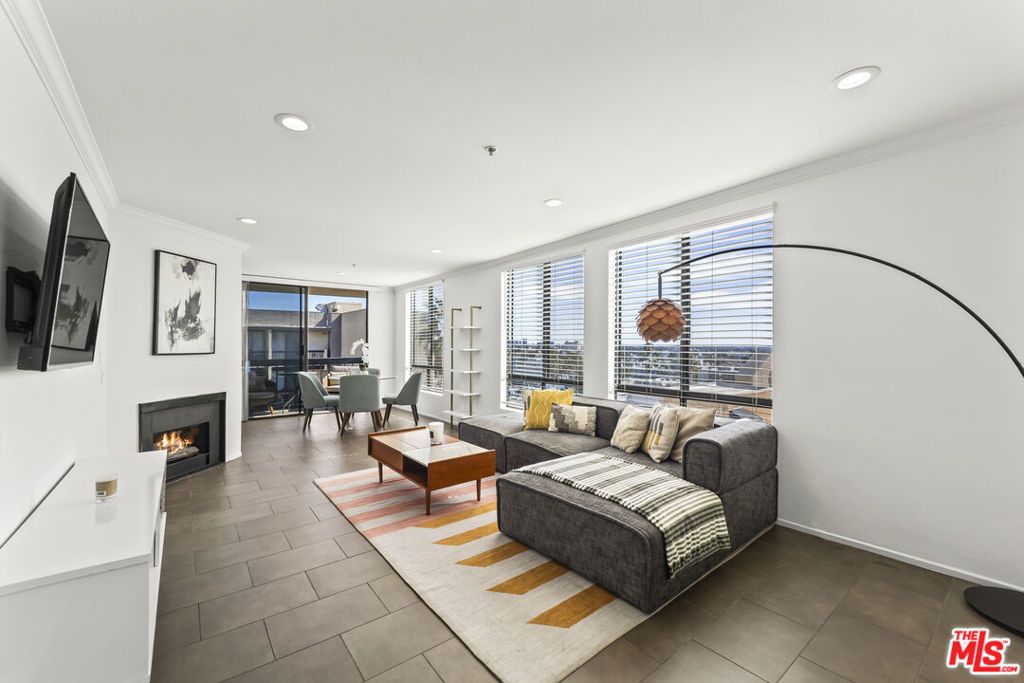 Photo of 7320 Hawthorn Avenue #401, Los Angeles, CA 90046 (MLS # 26655751)