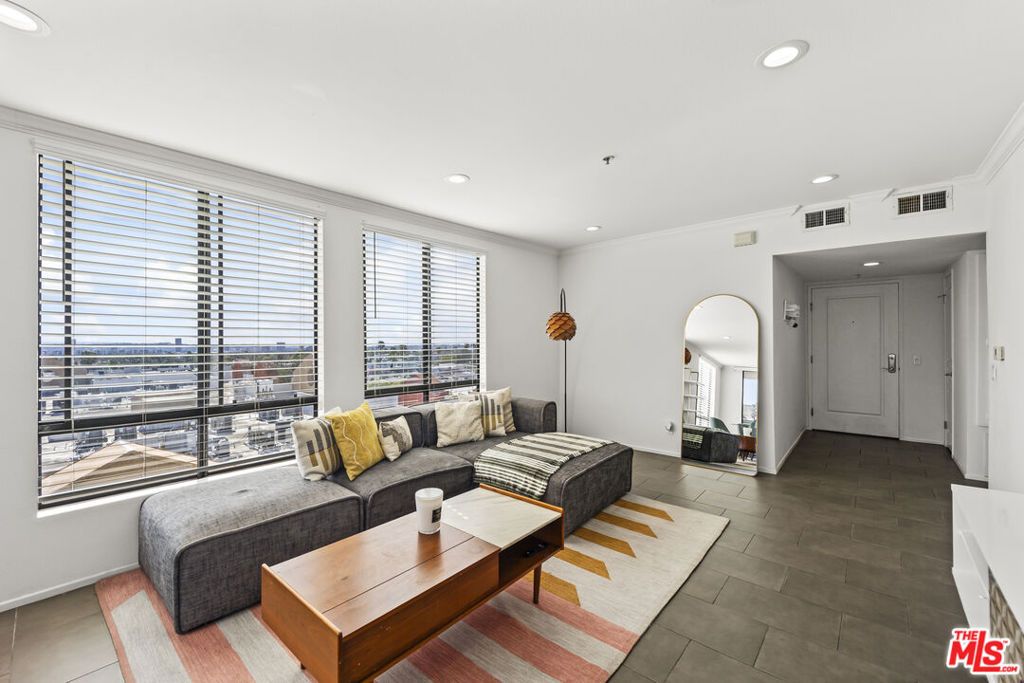 Photo of 7320 Hawthorn Avenue #401, Los Angeles, CA 90046 (MLS # 26655751)