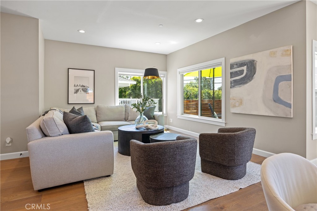 1703 S Ola Vista