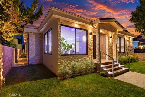 Photo of 1524 19th ST, Santa Monica, CA 90404 (MLS # SR26233241)