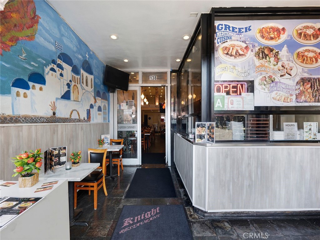 138 N San Fernando Boulevard