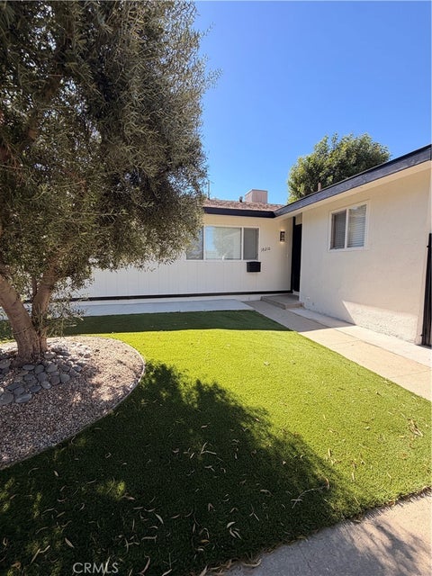 Photo of 18210 Napa Street ST, Northridge, CA 91325 (MLS # SR26226671)