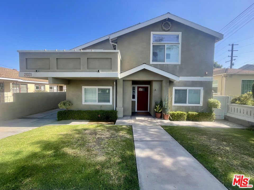 This meticulously maintained front unit townhome in North Redondo Beach has 3 bedrooms, 3 bathrooms, and a bright and open living room upstairs with vaulted ceilings which flows onto the top deck. The large kitchen is located off thee living and dining room. Upstairs, you will also find the large primary suite with an oversized bathroom, 2 walk in closets and the laundry room and guest bath. The other 2 bedrooms are on the lower floor along with their own guest bathroom plus direct access to the attached 2-car garage.. Enjoy the convenience of central heating and cooling, and only 1 block away from Birney Elementary. Just minutes from the beach, schools, shopping centers, and freeways this move-in ready townhome is waiting for you!