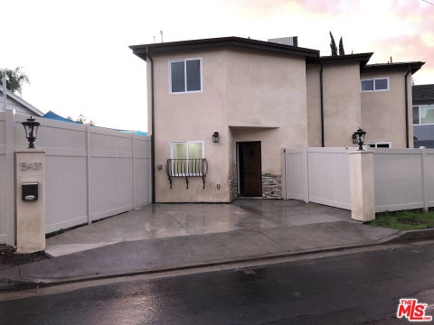 Photo of 15431 HUSTON Street, Sherman Oaks, CA 91403 (MLS # 26860743)