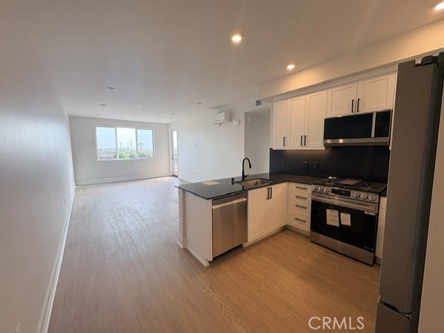 451 Grand Avenue W 322