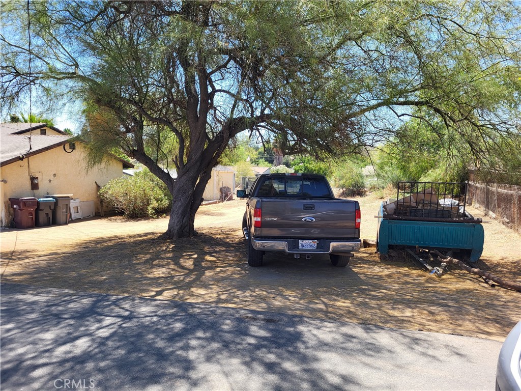 Flat lot in between 2 houses; Good for investment or occupy. Check with the city for planning; Vacant lot next to 23581 Cassandra dr.