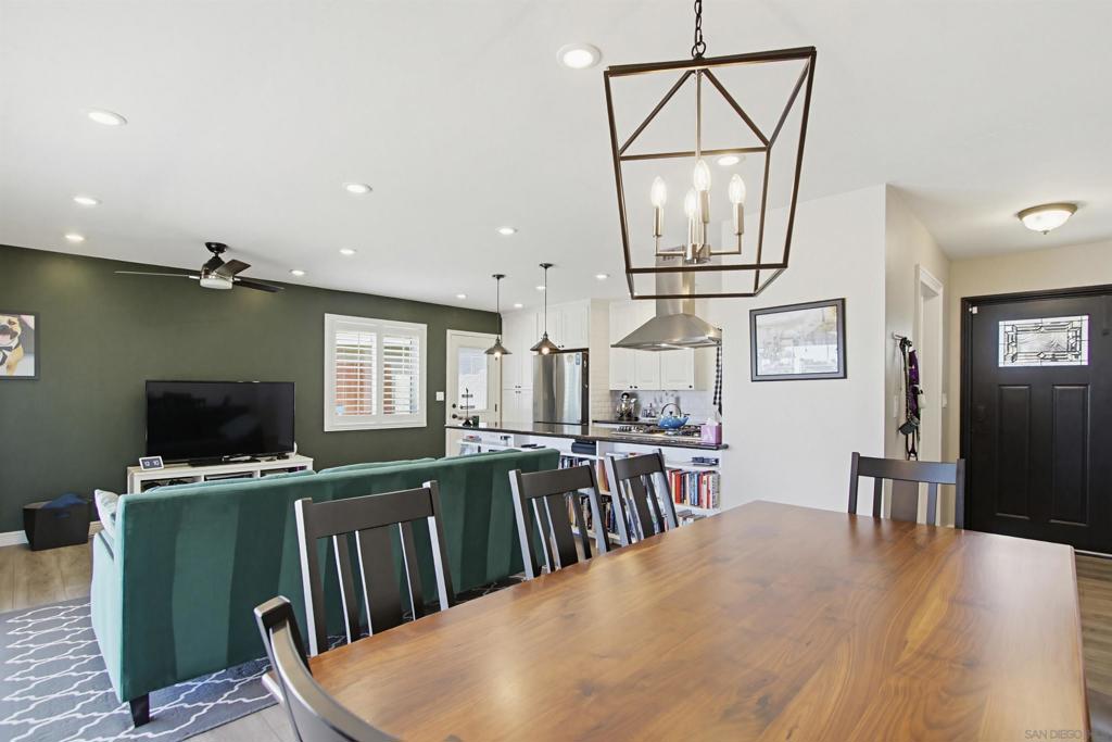 8426 Fireside Ave