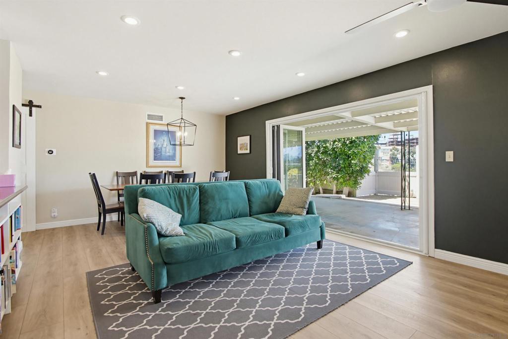 8426 Fireside Ave