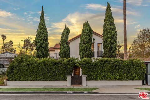 Photo of 725 Oxford Avenue, Los Angeles, CA 90292 (MLS # 26872827)