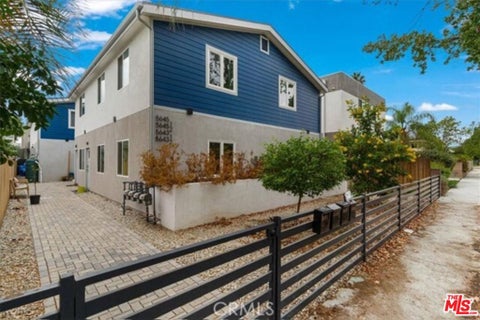 Photo of 5643 Willowcrest Avenue, North Hollywood, CA 91601 (MLS # 26861695)