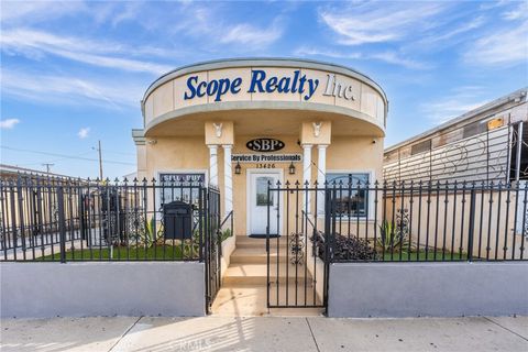Photo of 13426 Inglewood Ave, Hawthorne, CA 90250 (MLS # SB25226434)