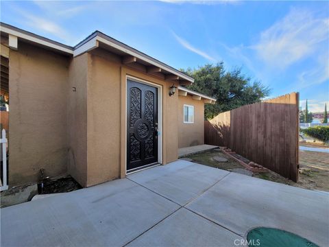 Photo of 12567 Knoll Drive #B, Redlands, CA 92373 (MLS # IG26012868)