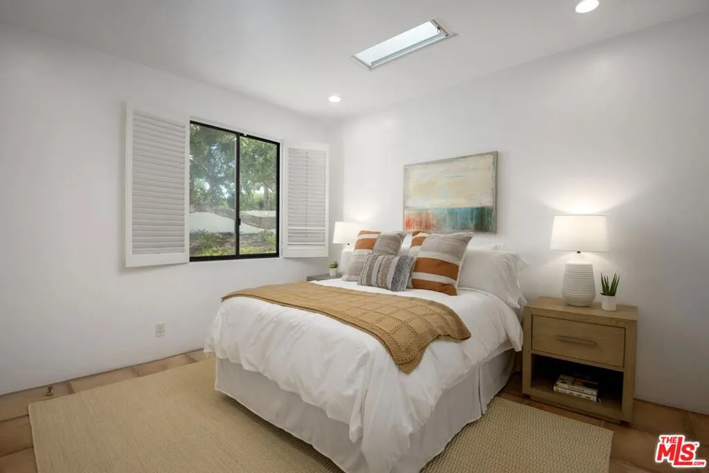 Santa Barbara, California 93108, United States, 4 Bedrooms Bedrooms, ,6 BathroomsBathrooms,Residential,Active,164992