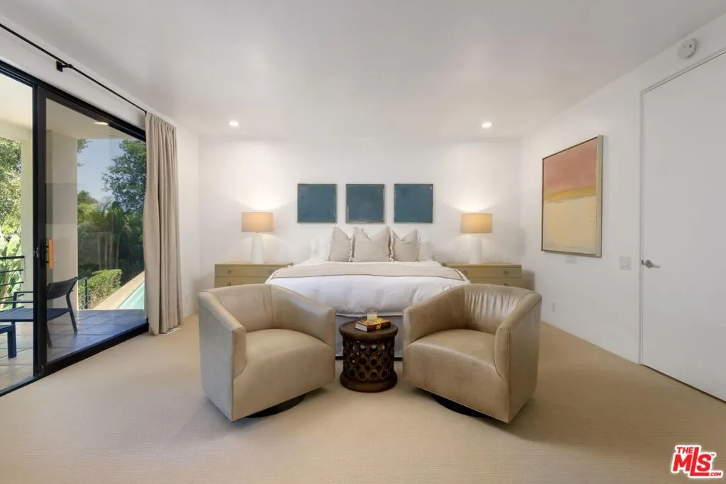 Santa Barbara, California 93108, United States, 4 Bedrooms Bedrooms, ,6 BathroomsBathrooms,Residential,Active,164992