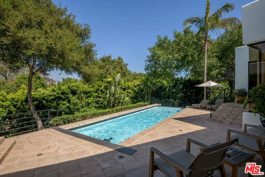 Santa Barbara, California 93108, United States, 4 Bedrooms Bedrooms, ,6 BathroomsBathrooms,Residential,Active,164992