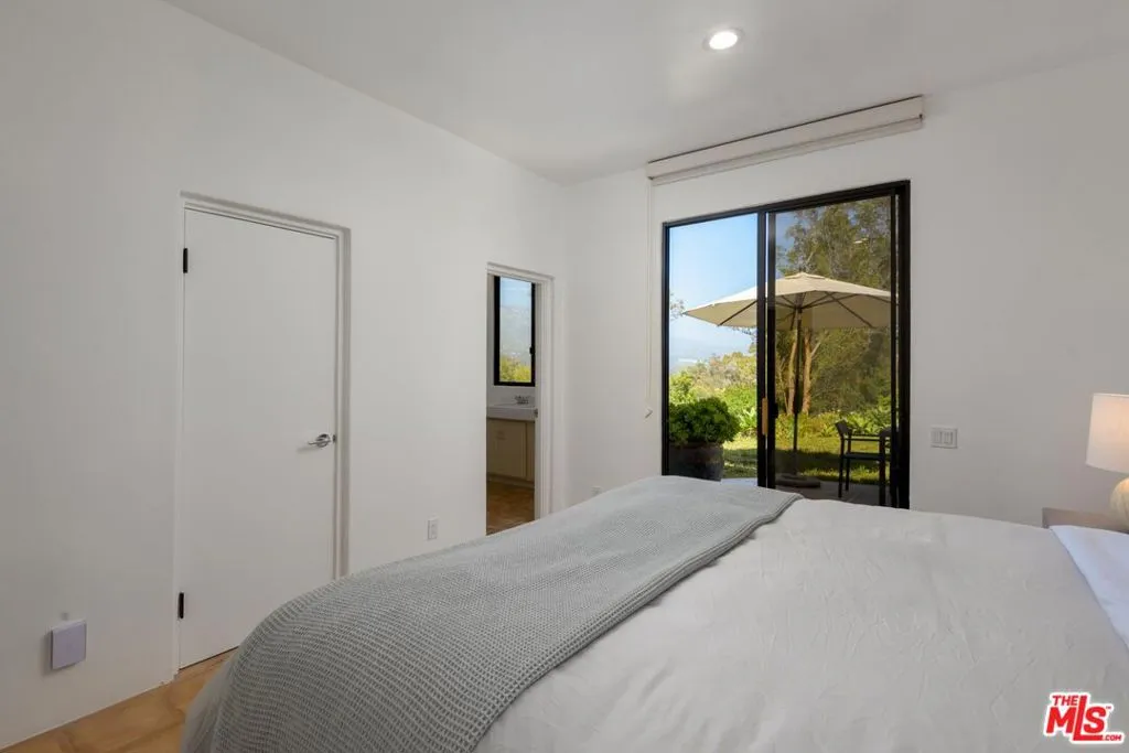 Santa Barbara, California 93108, United States, 4 Bedrooms Bedrooms, ,6 BathroomsBathrooms,Residential,Active,164992