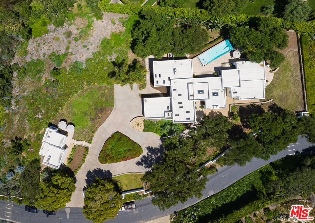 Santa Barbara, California 93108, United States, 4 Bedrooms Bedrooms, ,6 BathroomsBathrooms,Residential,Active,164992