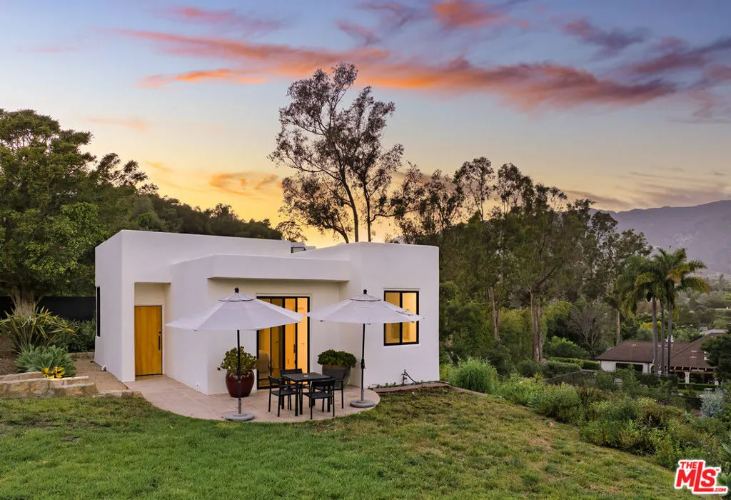 Santa Barbara, California 93108, United States, 4 Bedrooms Bedrooms, ,6 BathroomsBathrooms,Residential,Active,164992