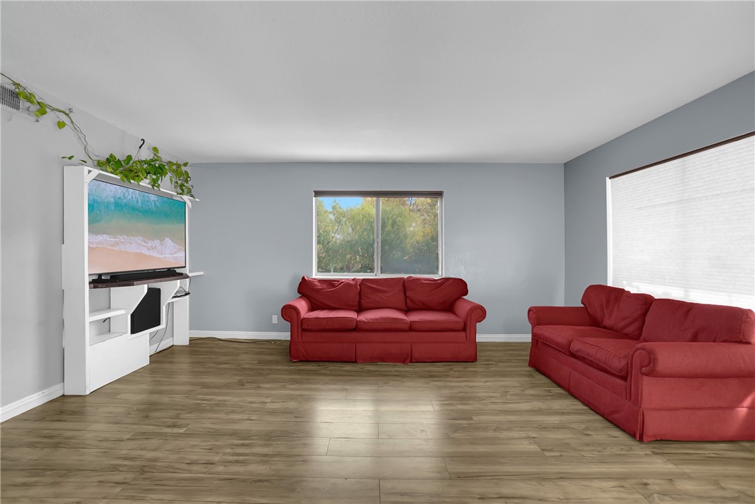 31608 Los Rios 147