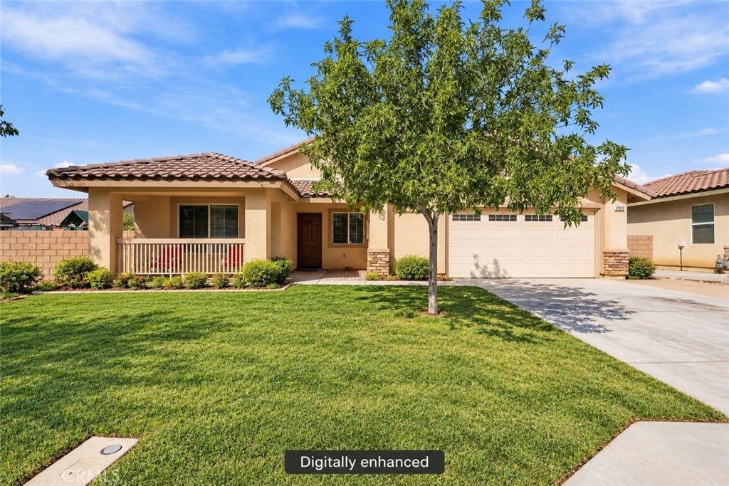 Photo of 2053 E Jenner Street, Lancaster, CA 93535 (MLS # SR26221390)