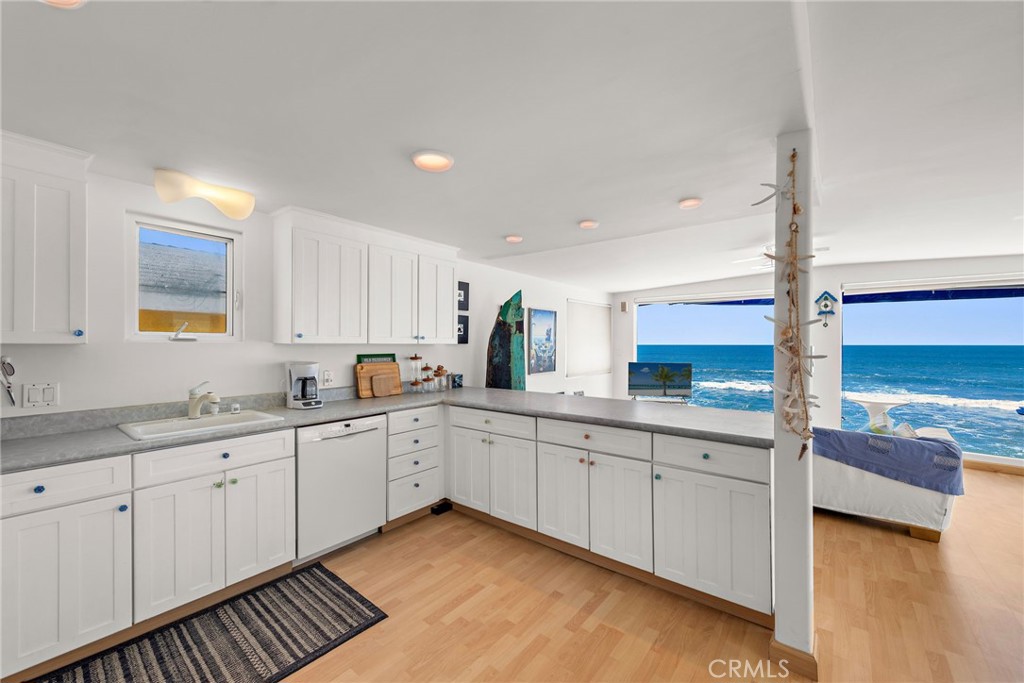 1880 N El Camino Real 2