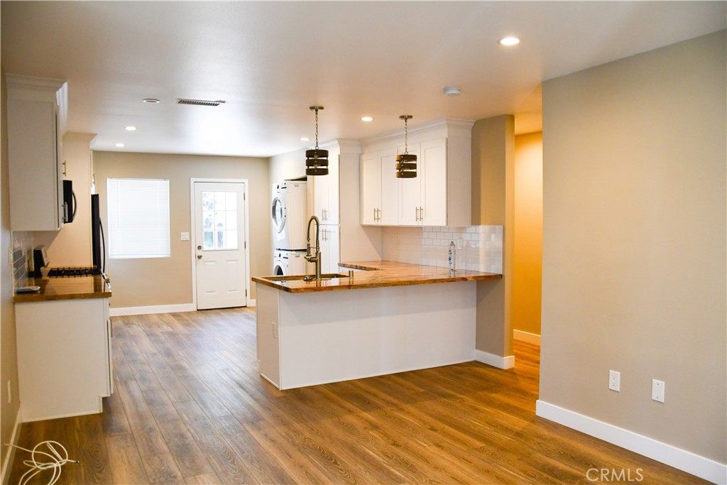 874 N Orange