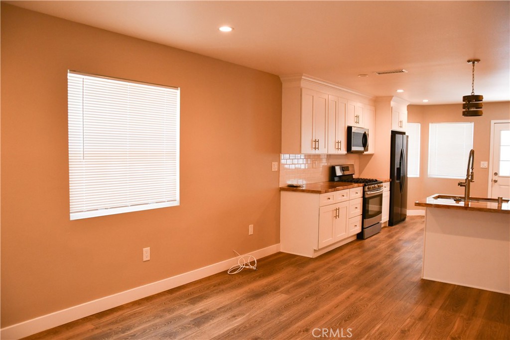 874 N Orange