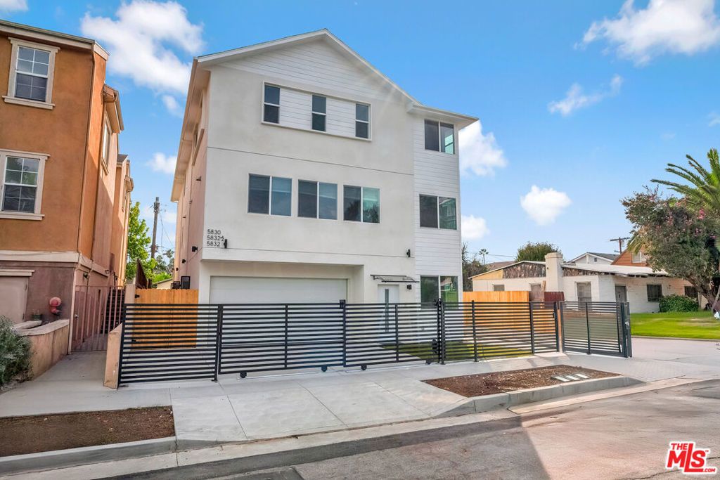 Photo of 5830 David Avenue, Culver City, CA 90034 (MLS # 25605131)