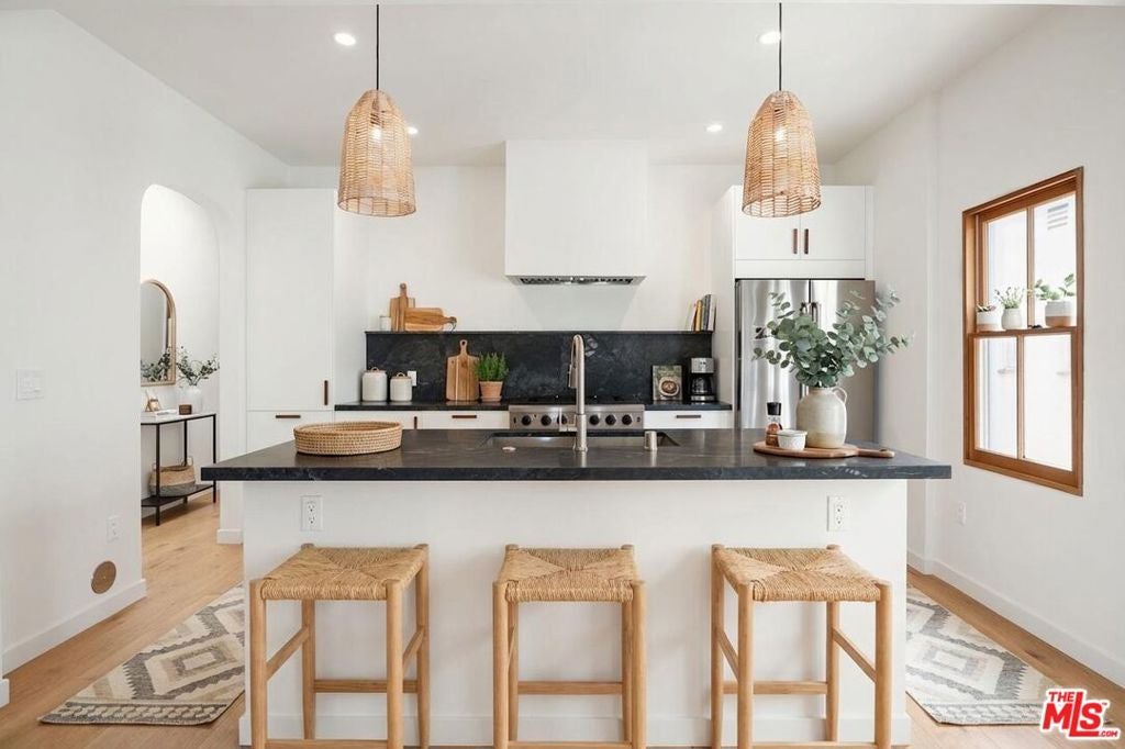 1/2 N Gardner Street, Los Angeles CA 90036